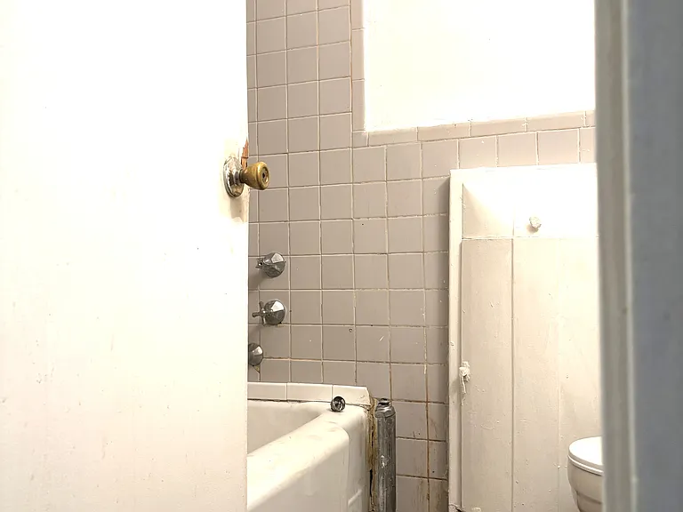 1111 Ocean Ave #507 — Photo 18