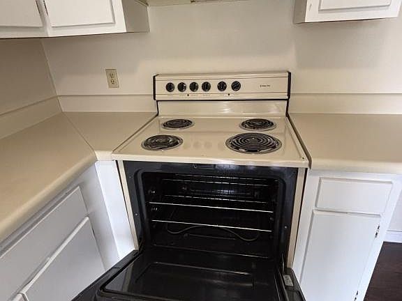 5th image of 329 Boyd St APT 33