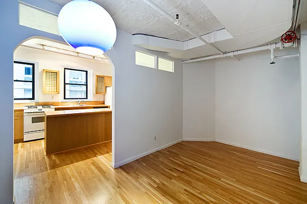 Rented by CORE | media 11