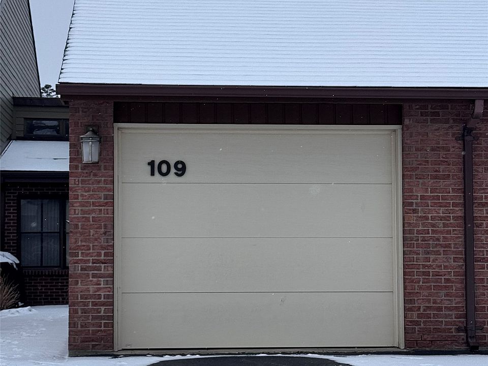 1st image of 109 Patio Dr