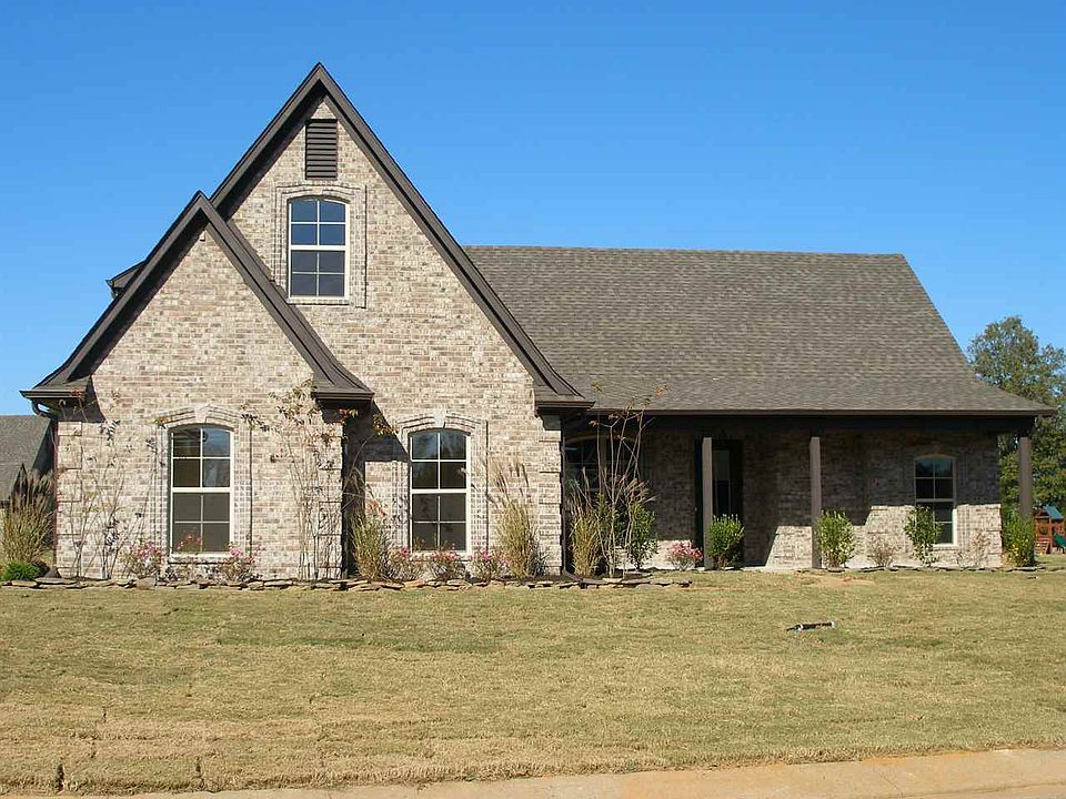 1st image of 215 Pearl Dr