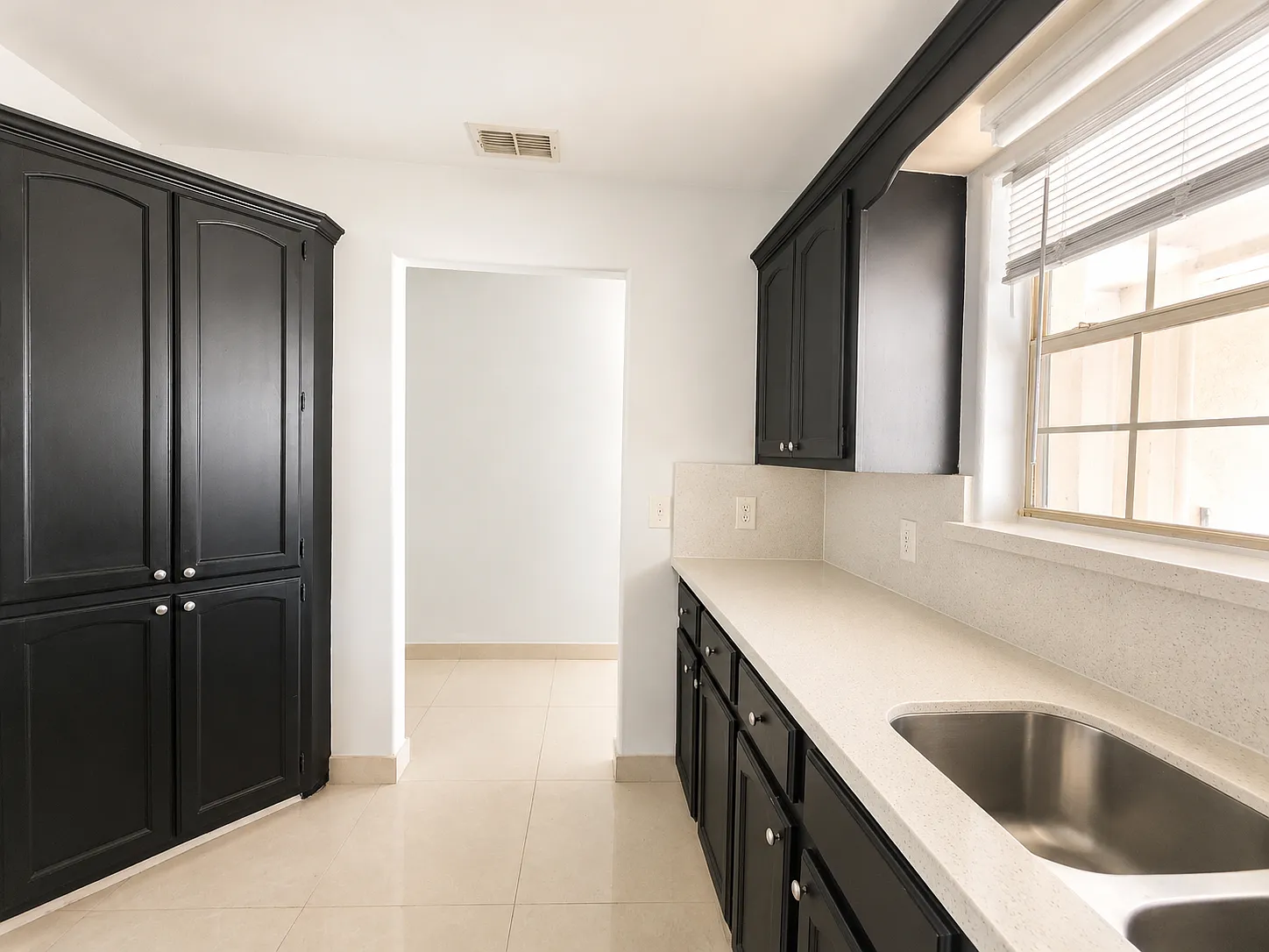 3001 Ashley Place - 3023 — Photo 4