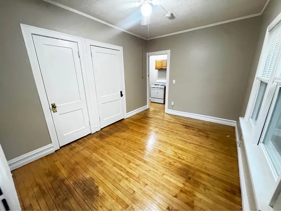 Studio, $800 — Photo 2