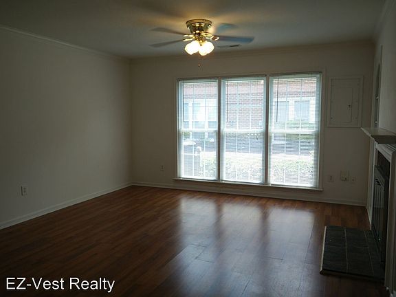 4th image of 205 E Amersham Dr