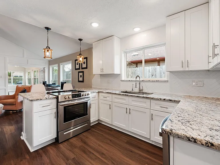 2907 Broadmoor Dr — Photo 15