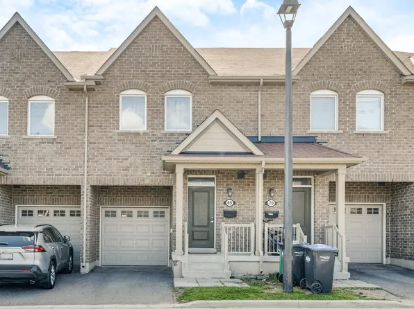 50 Edinburgh Dr #69, Brampton, ON L6Y 1N9