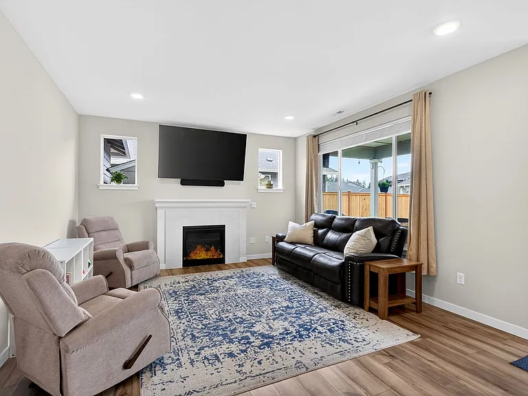 13415 183rd St E — Photo 9