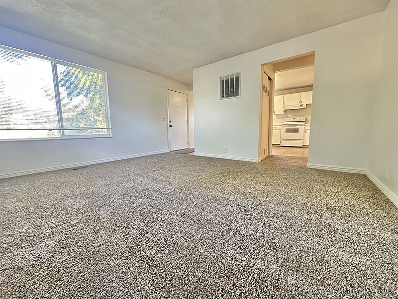 1st image of 1542 S Green St #2
