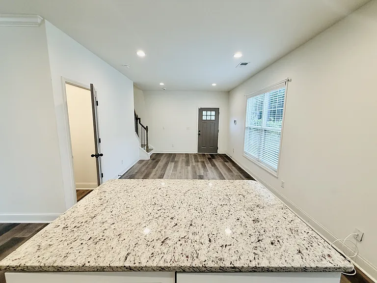 2035 Rosewood Dr #A — Photo 5