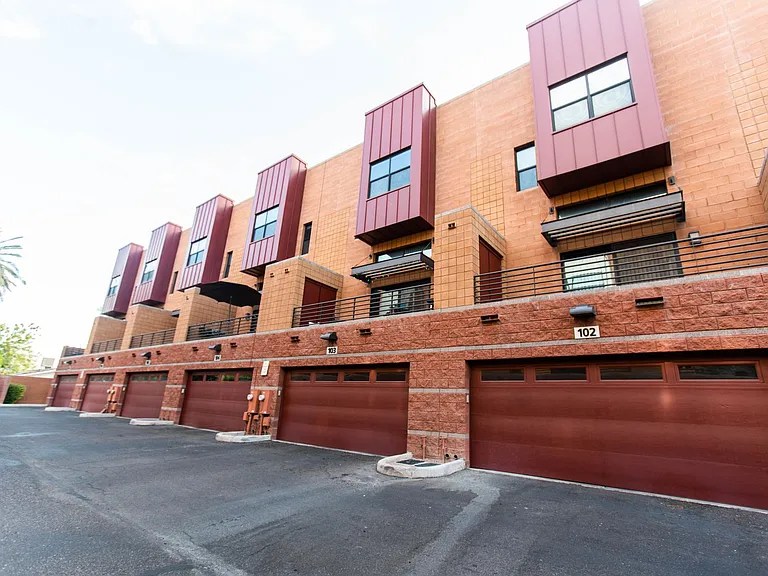 305 S Wilson St #102 — Photo 4