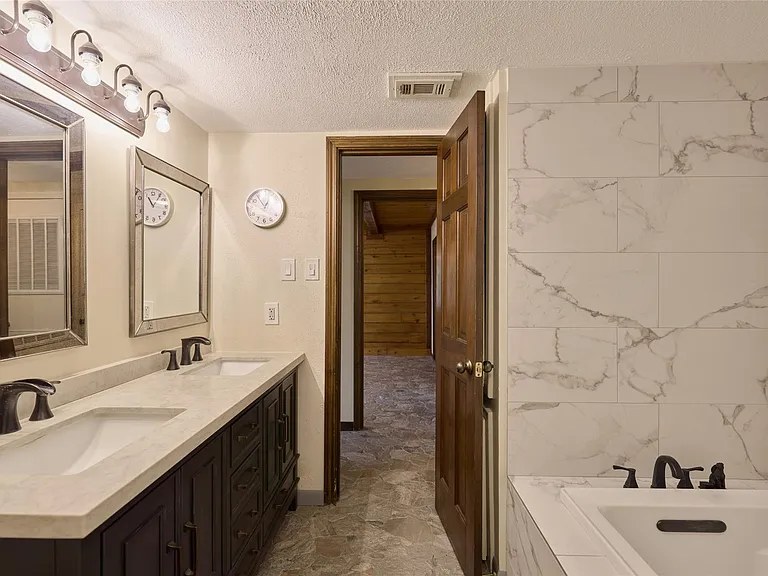 18233 Country Place Dr — Photo 16