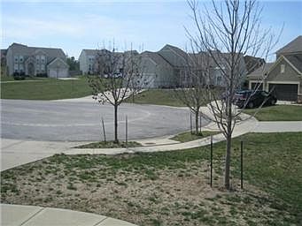 3rd image of 7838 W 156th St