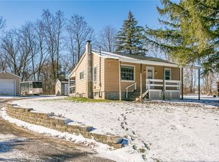 2402 Leroy Caledonia Rd, Le Roy, NY 14482