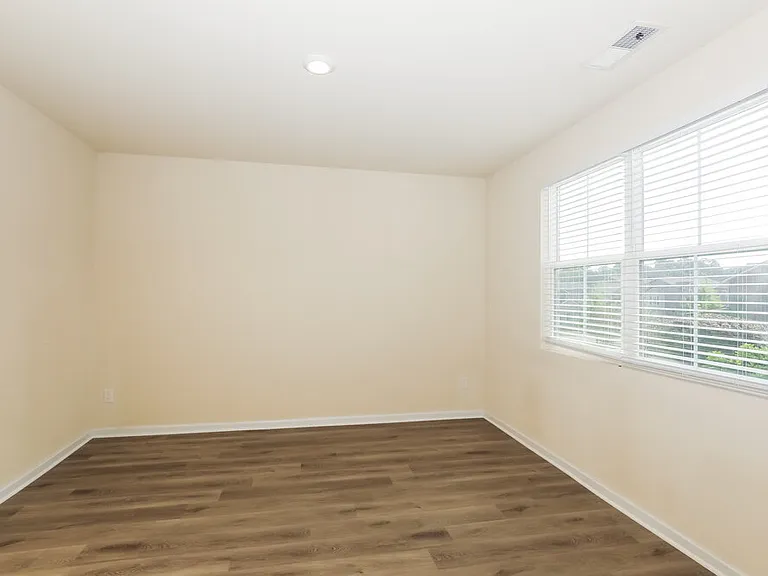 203 Hamilton Pointe Dr — Photo 6