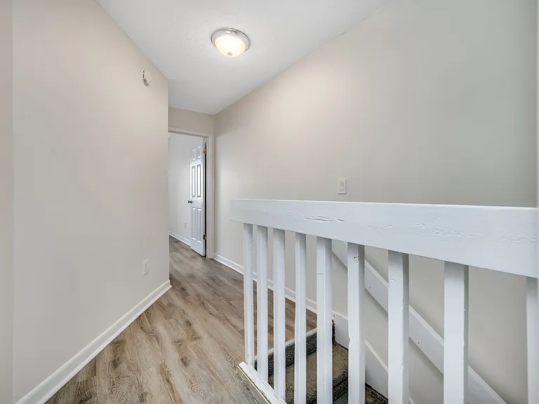 6119 Memorial Hwy — Photo 42