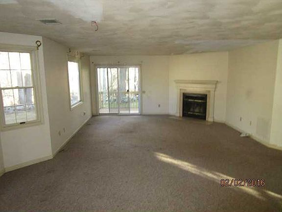 3rd image of 40 Trellis Dr