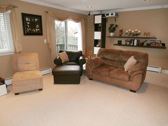 2nd image of 234 Coachlight Sq #234