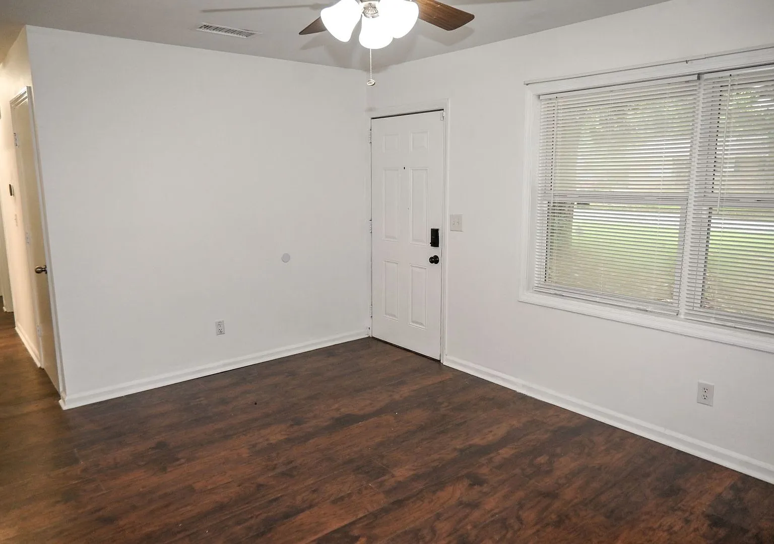 Affordable & Close To Ft Benning-Columbus-4 Bedrooms & 1 Bath — Photo 4