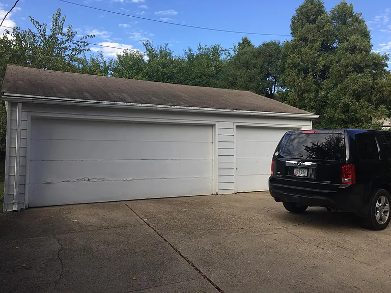 4519 Chamberlain Dr — Photo 2