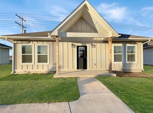 2010 Willow Pl, Blackwell, OK 74631
