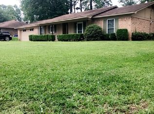 708 E Lynnwood Ln, Longview, TX 75604
