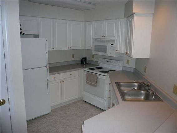 4th image of 8530 Greenway Blvd Unit 308