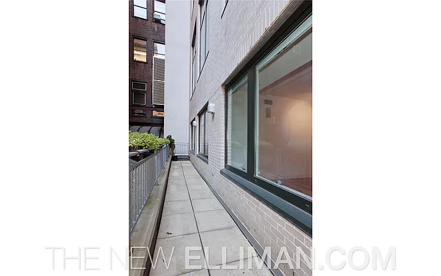 Rented by Douglas Elliman | media 22