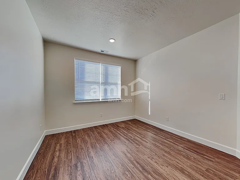 2293 E Frontier St — Photo 12