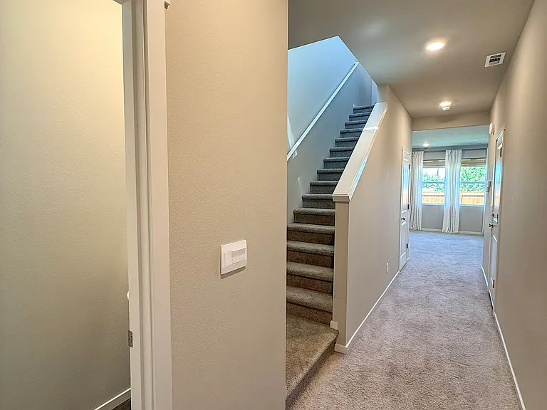 1512 Mustang Ct — Photo 6