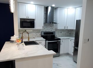 801 Cypress Way E, Palm Springs, FL 33406