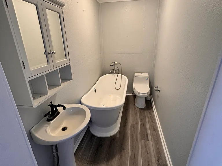 4345 K Ville Ave — Photo 6