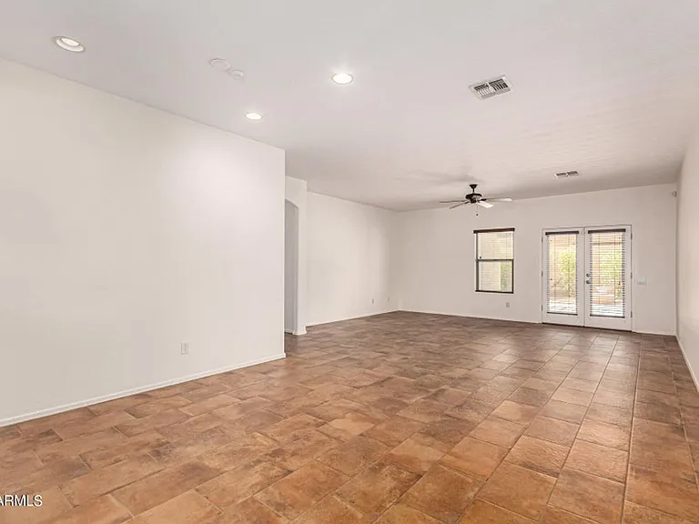 10847 W Avenida Del Rey — Photo 2