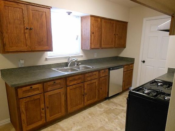5th image of 2428 Towerwood Dr