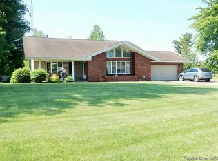 1512 Mary Elizabeth Dr, Taylorville, IL 62568