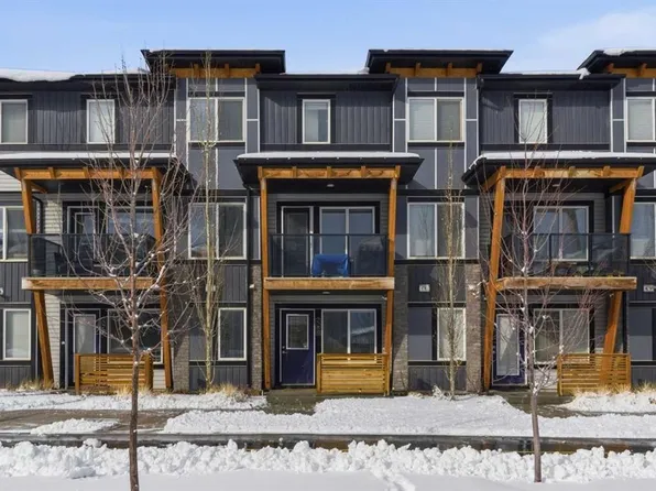 580 S Savanna Blvd NE, Calgary, AB T3J 0Z1