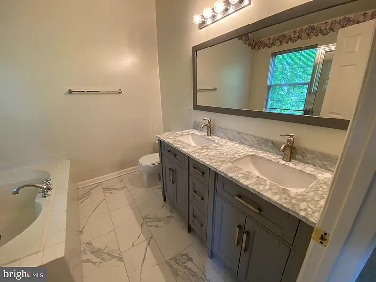 4110 Flower Box Ct — Photo 23
