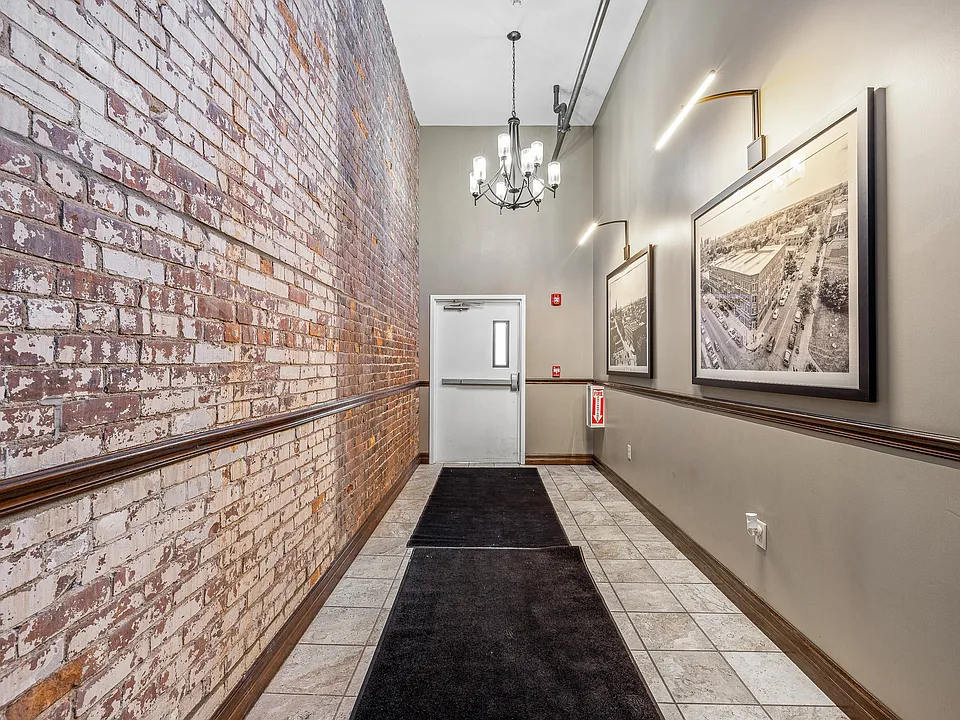 Bosche Lofts & 910 Main St.