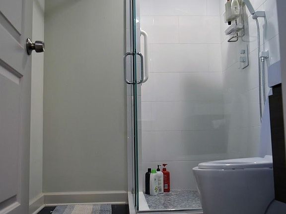 5th image of 419 W Eugenie St #2