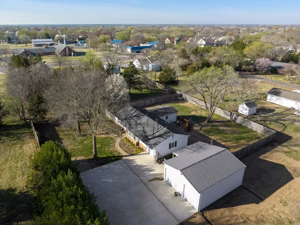 421 Epp St, Andover, KS 67002