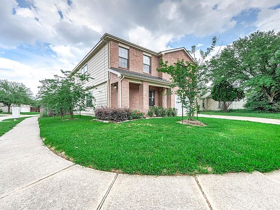 3rd image of 13722 Clarks Fork Dr