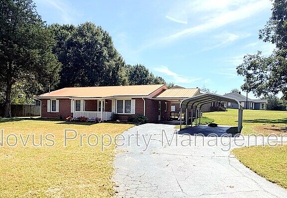 2nd image of 611 Mitchell Ave