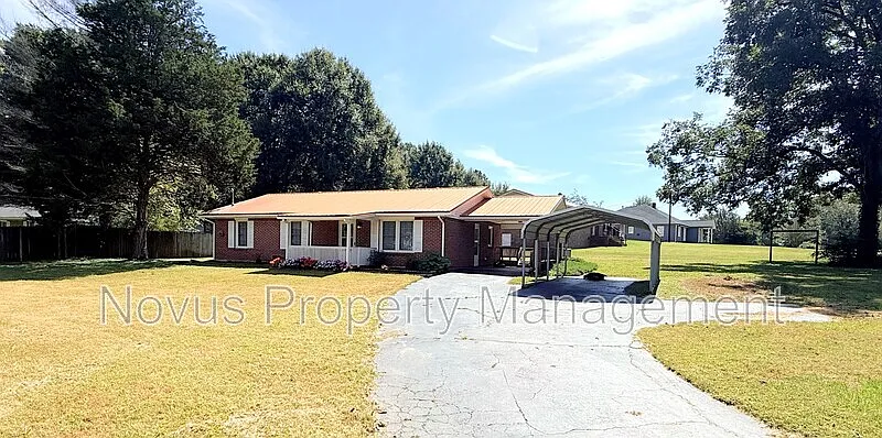 611 Mitchell Ave