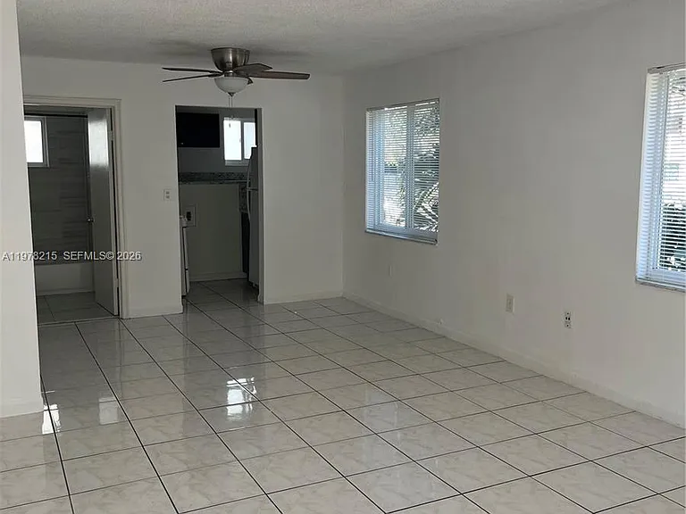 960 Biarritz Dr #14 — Photo 8