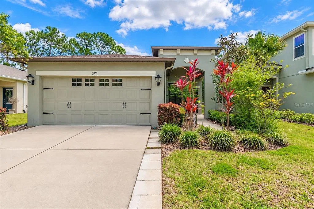 4 bed, 2.0 bath, 1486 sqft, $2,550 — Photo 1