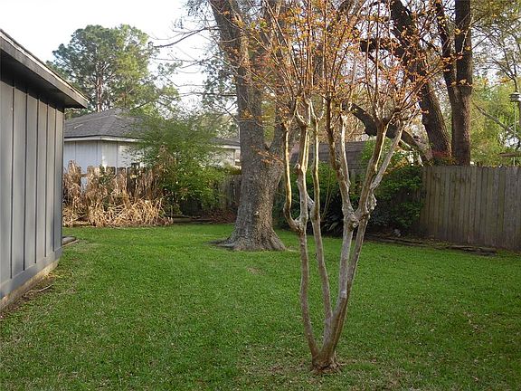 3rd image of 11723 N Kensington Dr