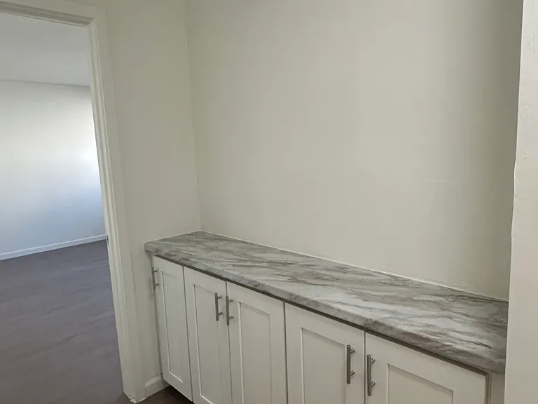 1724 Barry Ave #5 — Photo 12