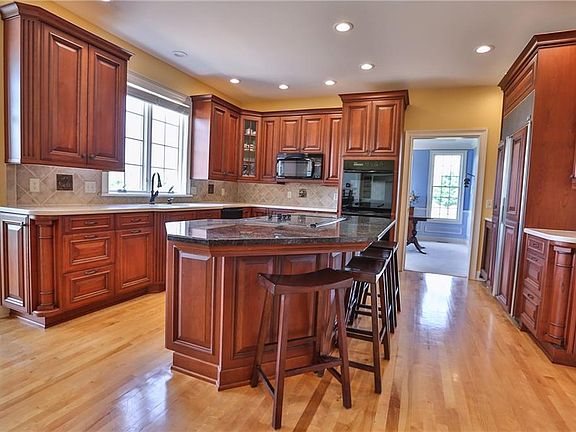 5th image of 3 Royal Hunt Ln