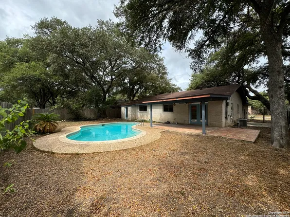 6918 FOREST PARK ST, San Antonio, TX 78240