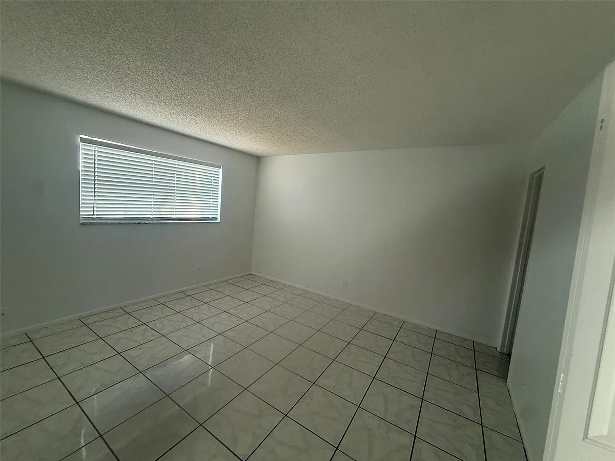 Building Photo - 7960 Colony Cir N #206
