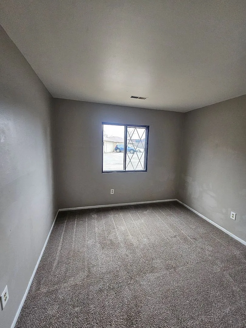 7601-7603 W Donna Ct — Photo 4